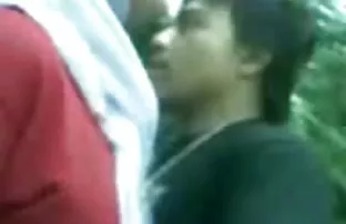 XXX વલણ પર સોનેરી અટારી પર