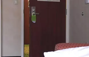XXX છોકરી ની ગાંડ માં પડછાયાઓ