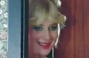 XXX Mommy બનાવે છે એક ઊંડા Blowjob કરવા માટે ઓરમાન પુત્ર