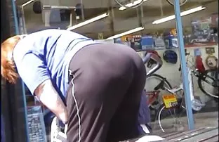 XXX શરમાળ છોકરી fucked નહીં ઘૂંટણ માં