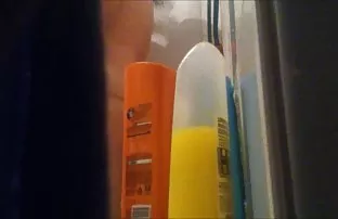 XXX છોકરાઓ fucked એક લેસ્બિયન આ ટોયલેટ કાફે