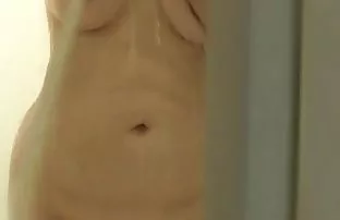 XXX મિત્ર undressed પોતે અને ધીમેધીમે caressed